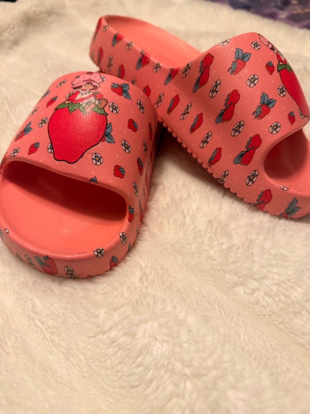 Pink Strawberry Shortcake Print Slide Sandals -